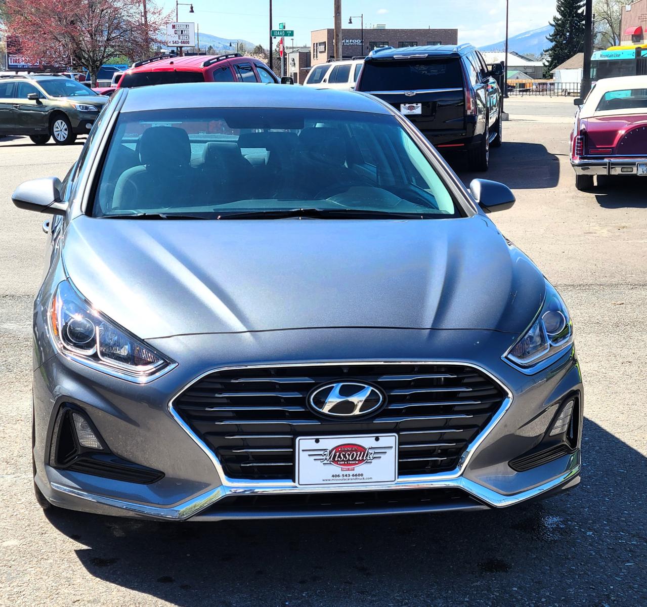 2018 Grey /Black Hyundai Sonata SE (5NPE24AF5JH) with an 2.4L I4 engine, 6 Speed Automatic transmission, located at 450 N Russell, Missoula, MT, 59801, (406) 543-6600, 46.874496, -114.017433 - Photo #6
